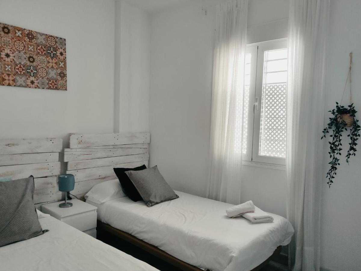 Apartamento San Luis. Plaza De Parking Gratis!!! Seville Exterior photo